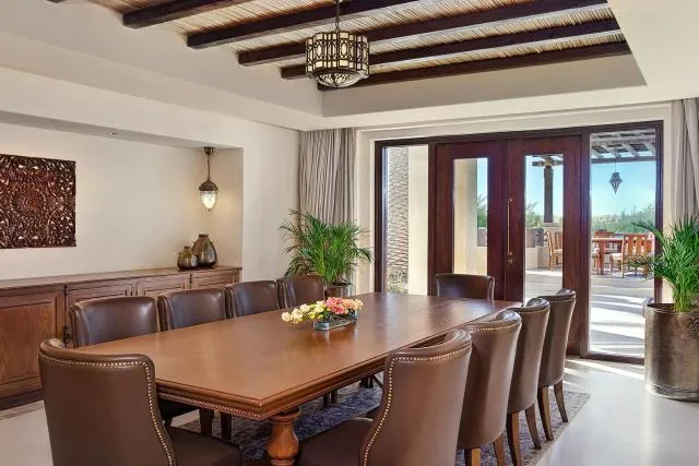  Al Wathba, a Luxury Collection Desert Resort & Spa, Abu Dhabi - picture  : Restaurant/places to eat,Dining area,Property 