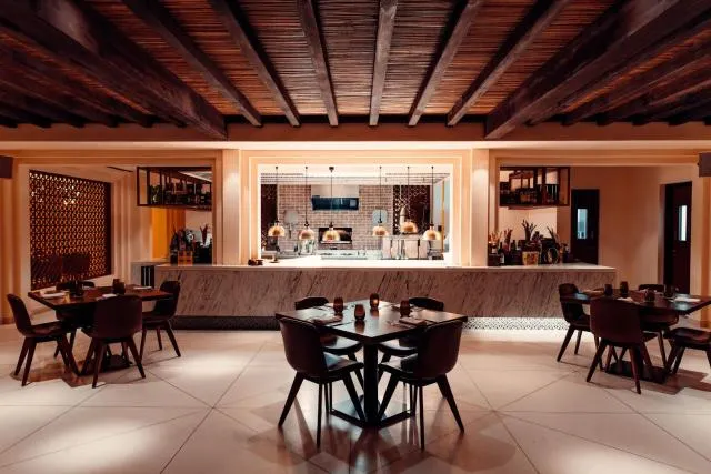  Al Wathba, a Luxury Collection Desert Resort & Spa, Abu Dhabi - picture  : Toilet,Restaurant/places to eat,Property 