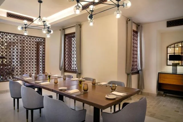  Al Wathba, a Luxury Collection Desert Resort & Spa, Abu Dhabi - picture  : Toilet,Restaurant/places to eat,Property 