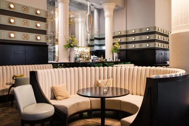  Hotel Bristol, A Luxury Collection Hotel, Warsaw - picture  : Toilet,Restaurant/places to eat,Property 