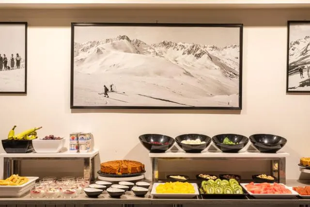  Hotel Caribou - picture  : Food,Breakfast,Property 