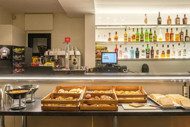  Hotel Caribou - picture  : Breakfast,Property 