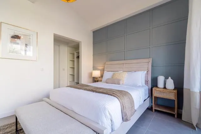  Villa5 - Peace of Heaven Villa in Aruba - picture  : Property building,Bed,Property 