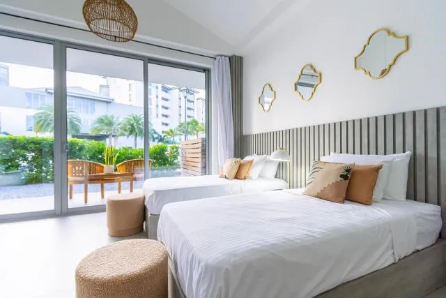  Villa5 - Peace of Heaven Villa in Aruba - picture  : Property building,Bed,Property 