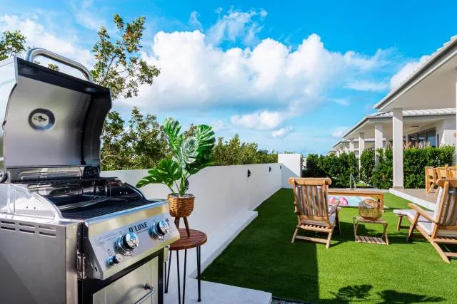  Villa5 - Peace of Heaven Villa in Aruba - picture  : Property building,BBQ facilities,Property 