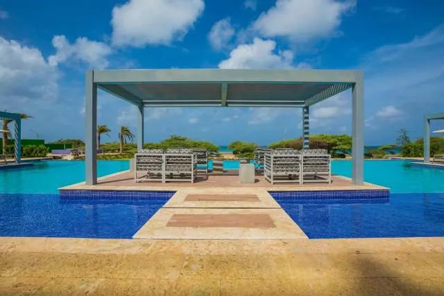  Villa5 - Peace of Heaven Villa in Aruba - picture  : Property building,Swimming pool,Property 