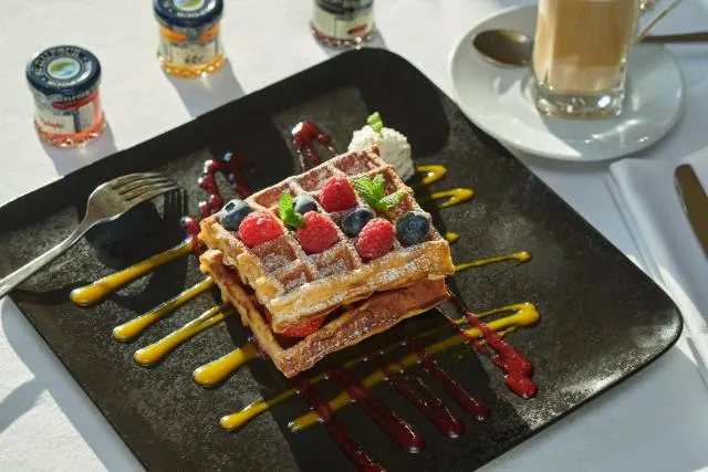  Regent Warsaw Hotel - picture  : Restaurant/places to eat,Food,Breakfast,Property 