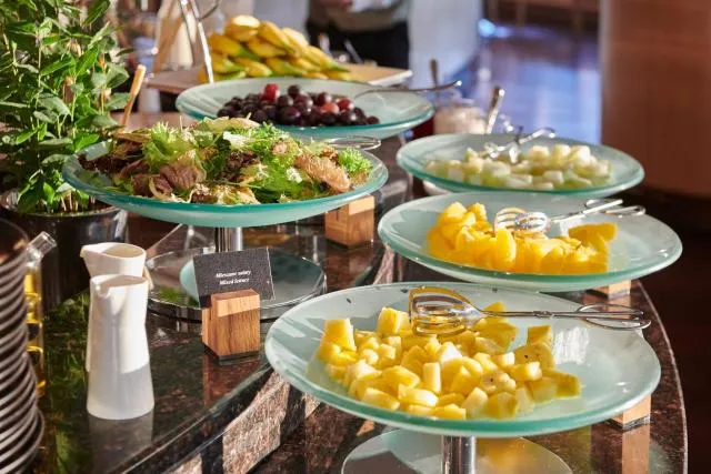  Regent Warsaw Hotel - picture  : Restaurant/places to eat,Breakfast,Property 