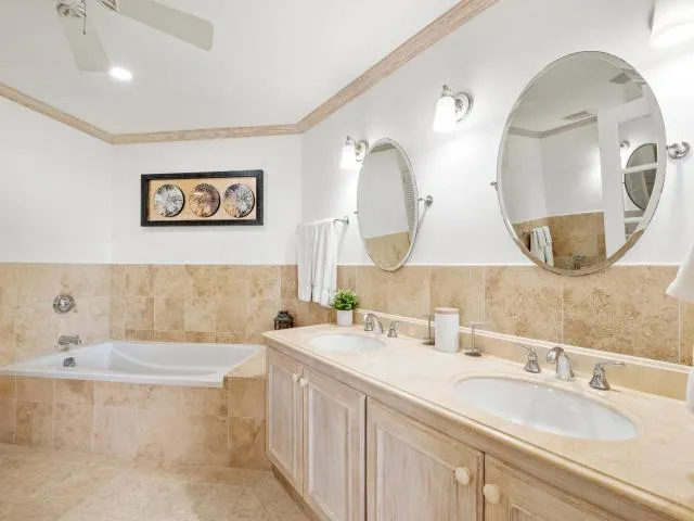  Royal Apartment at Westmoreland - picture  : Bathroom,Bathroom,Property 