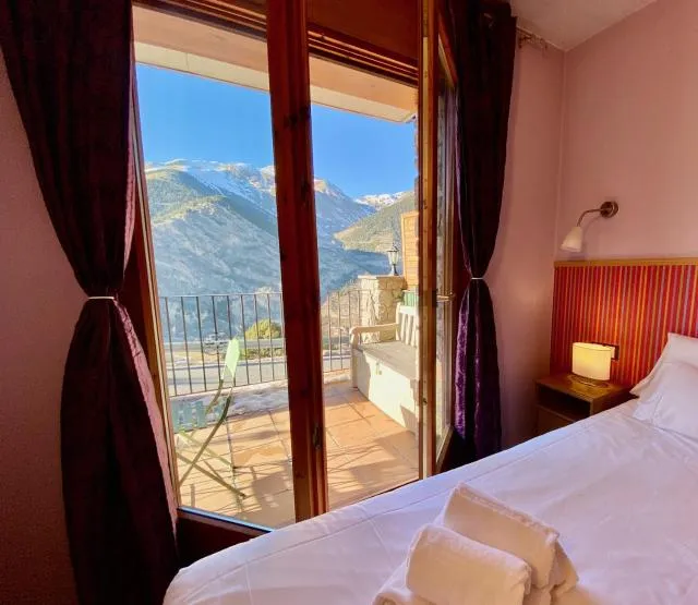  Bosquet, El Forn - picture  : Mountain view 