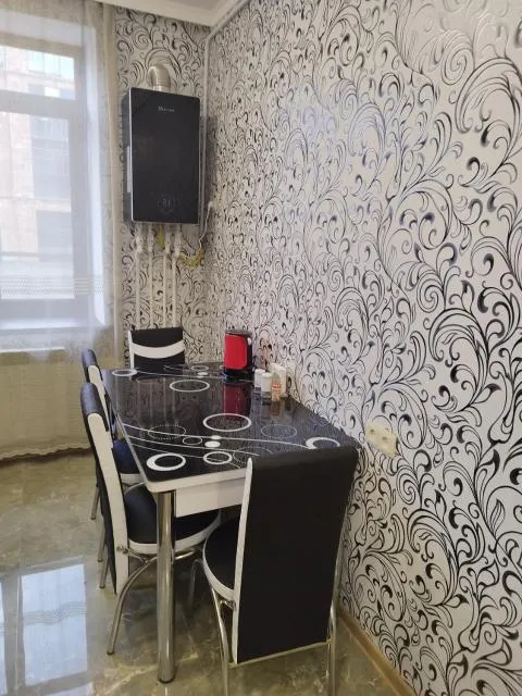  Однокомнатная квартира в центре Ванадзора - picture  : TV/entertainment centre 