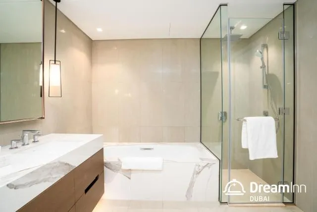  Dream Inn Apartments - Address Beach Residence Fujairah - picture  : Shower,Bathroom,Bathroom,Bath,Property 