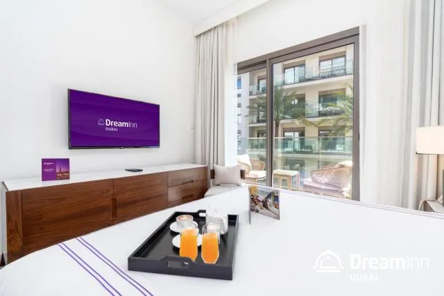  Dream Inn Apartments - Address Beach Residence Fujairah - picture  : TV/entertainment centre,TV and multimedia,Bedroom,Property 
