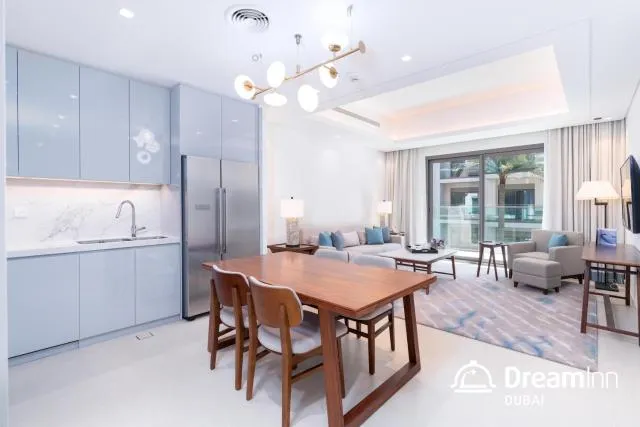  Dream Inn Apartments - Address Beach Residence Fujairah - picture  : Dining area,Kitchen or kitchenette,Property 