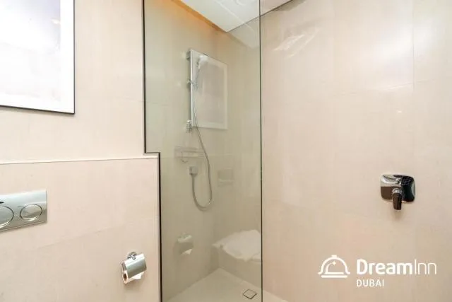  Dream Inn Apartments - Address Beach Residence Fujairah - picture  : Shower,Bathroom,Bathroom,Property 