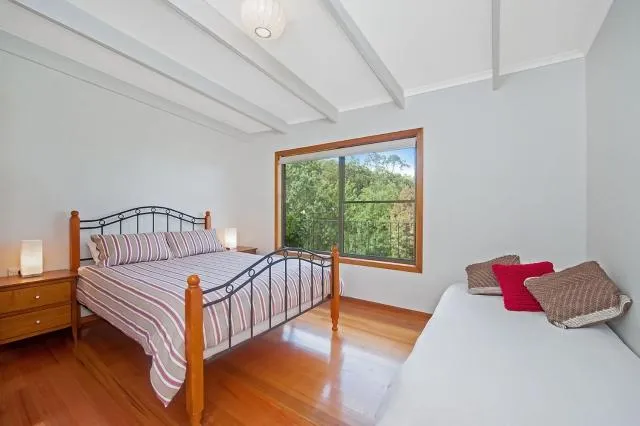  At Riverside - picture  : Bed 