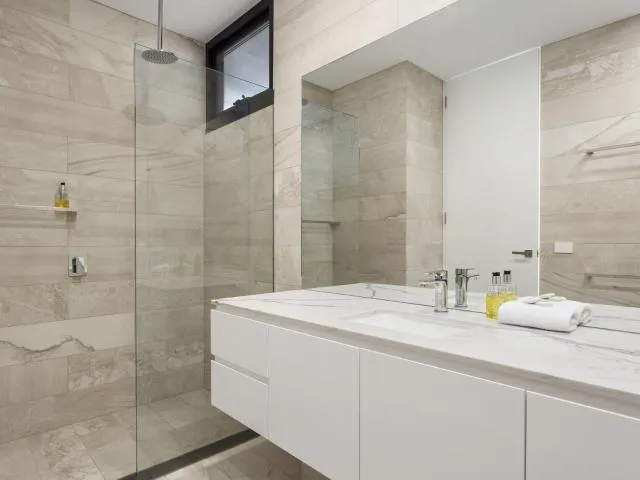  Iluka Blue - picture  : Bathroom 