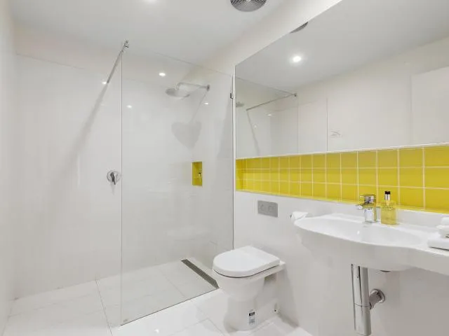  Wye View architecturally designed stunning views - picture  : Bathroom 