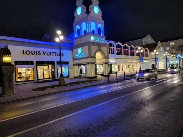  Milateo Suite - picture  : Property building 