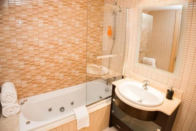  Apartaments Ashome - picture  : Bathroom,Bathroom,Property 