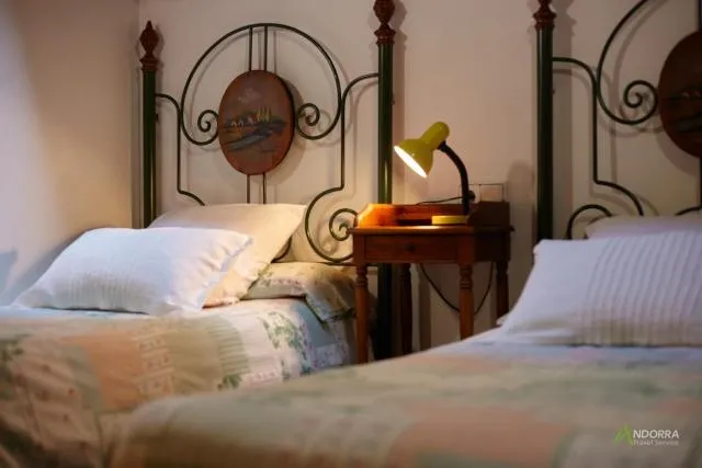  Chalet Font - picture  : Bed 