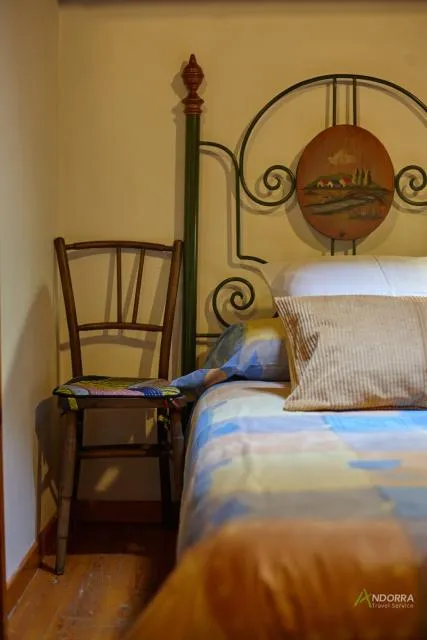  Chalet Font - picture  : Bed 