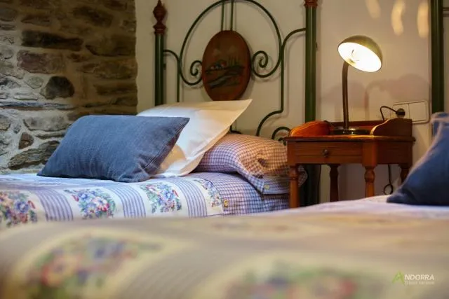  Chalet Font - picture  : Bed 