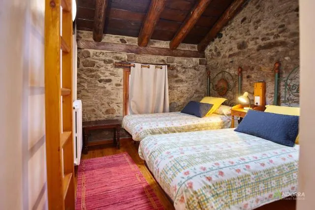  Chalet Font - picture  : Bed 