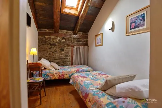  Chalet Font - picture  : Bed 