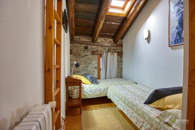  Chalet Font - picture  : Bed 