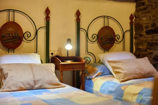  Chalet Font - picture  : Bed 