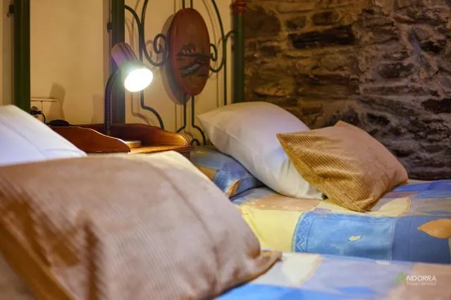  Chalet Font - picture  : Bed 