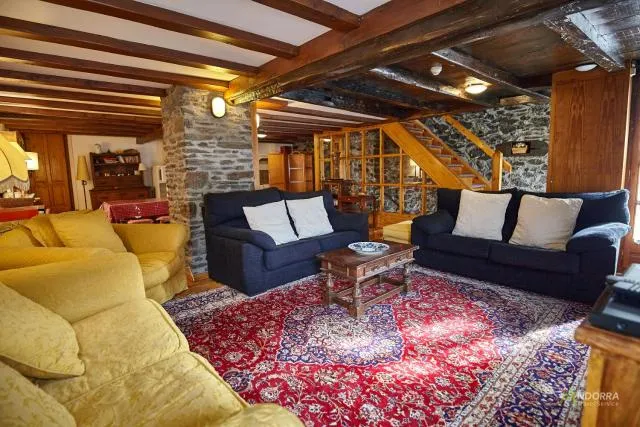  Chalet Font - picture  : Seating area 