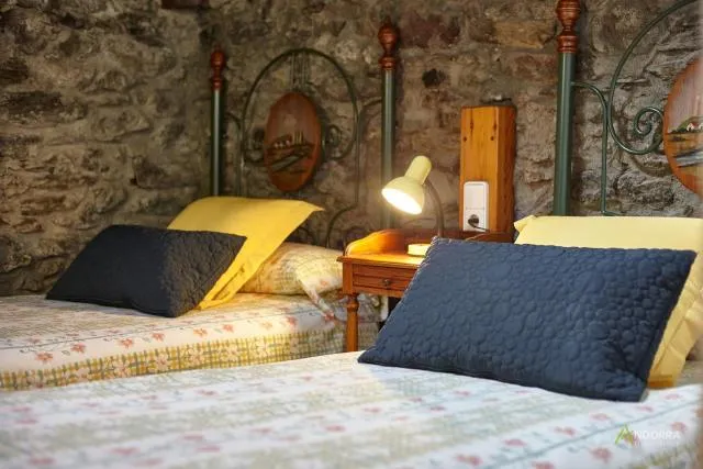  Chalet Font - picture  : Bed 