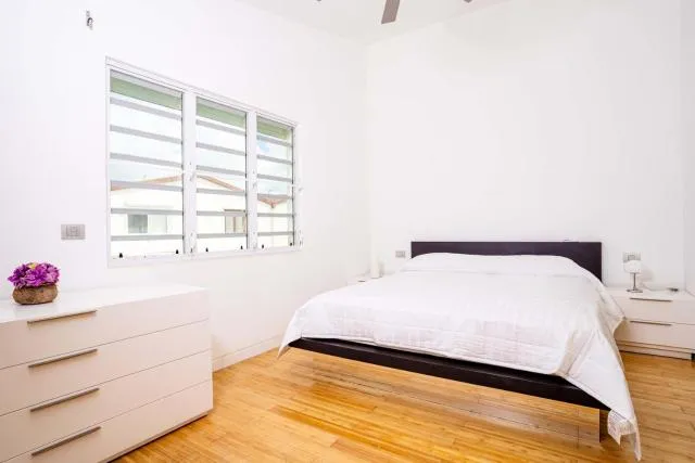  Antigua chiama Italia villas - picture  : Bed,Living room,Property 