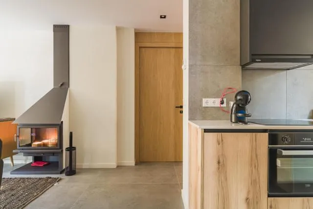  MIKKA CLOS - picture  : Kitchen/kitchenette,TV/entertainment centre 