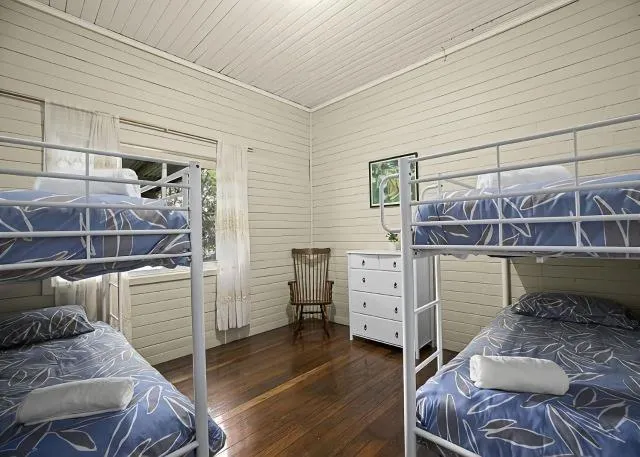  Driftway - picture  : Off site 