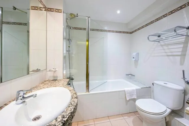  Apartaments Giberga - picture  : Bathroom,Bathroom,Property 