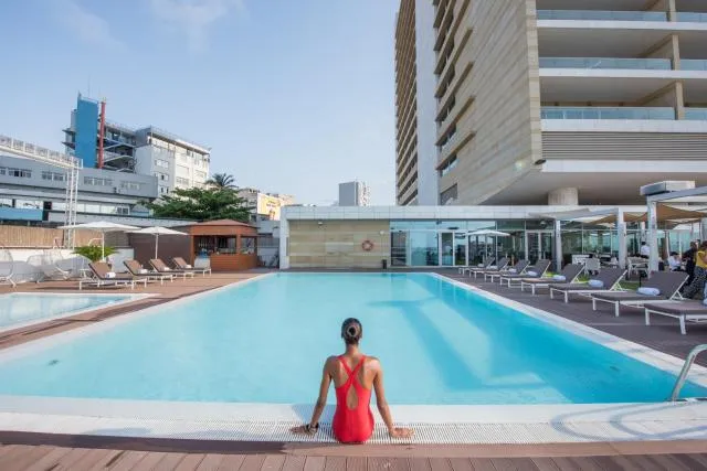  EPIC SANA Luanda Hotel - picture  : Swimming pool,Swimming pool,Property 