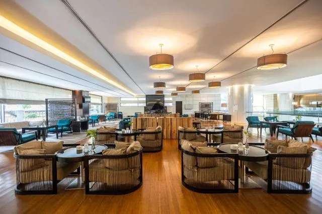  EPIC SANA Luanda Hotel - picture  : Toilet,Restaurant/places to eat,Property 