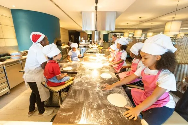  EPIC SANA Luanda Hotel - picture  : children,group of guests,Property 