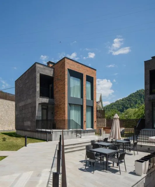  Aurora Luxe - picture  : Property building 