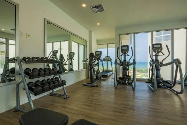  Stunning beachfront apartment with private jacuzzi - picture  : Fitness centre/facilities 