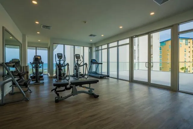  Stunning beachfront apartment with private jacuzzi - picture  : Fitness centre/facilities 