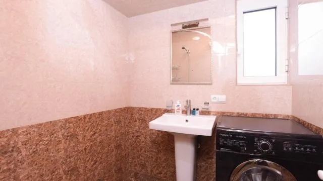  Stay Inn Apartments at Nalbandyan 50 street - picture  : Bathroom 