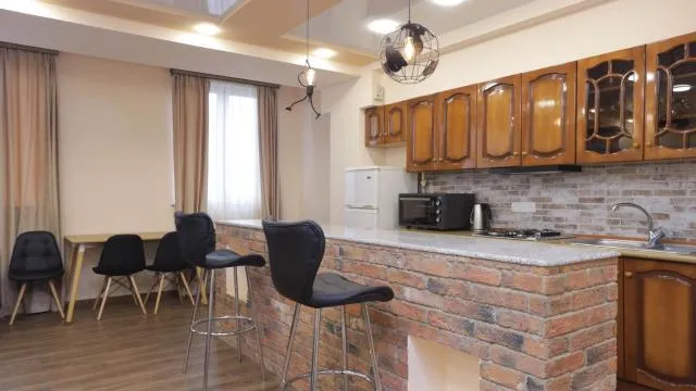  Stay Inn Apartments at Nalbandyan 50 street - picture  : Kitchen/kitchenette 