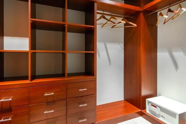  Bespoke Residences - North Residence - picture  : TV/entertainment centre,wardrobe,Property 