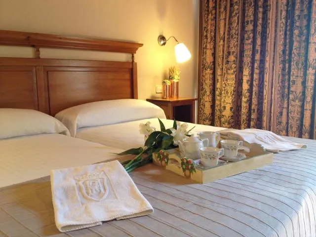  Hotel Xalet Verdú - picture  : Bed,Bed,Bedroom,Property,Room 