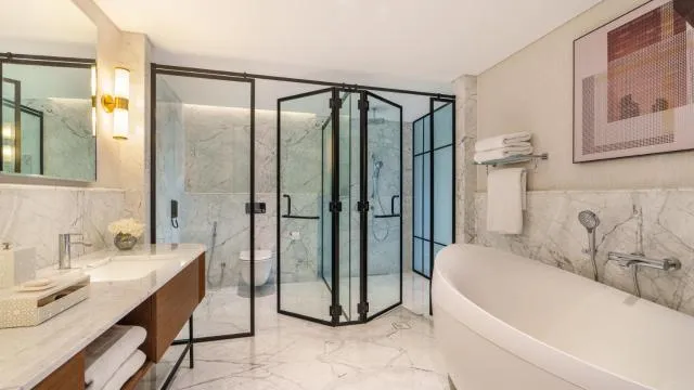  Address Boulevard - picture  : Bathroom,Bathroom,Property 