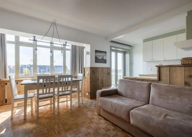  West Bay - picture  : Seating area,Dining area,Kitchen or kitchenette,Dining area,Property 